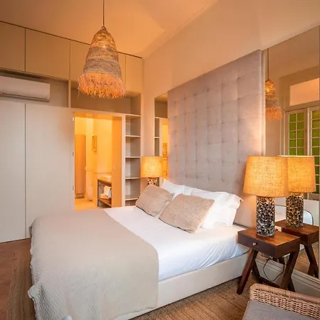 Paraiso Garden Suite--- Spacious & Downtown Apartment *