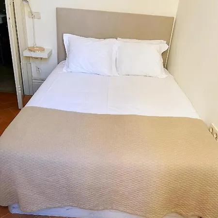 Apartment Paraiso Garden Suite--- Spacious & Downtown